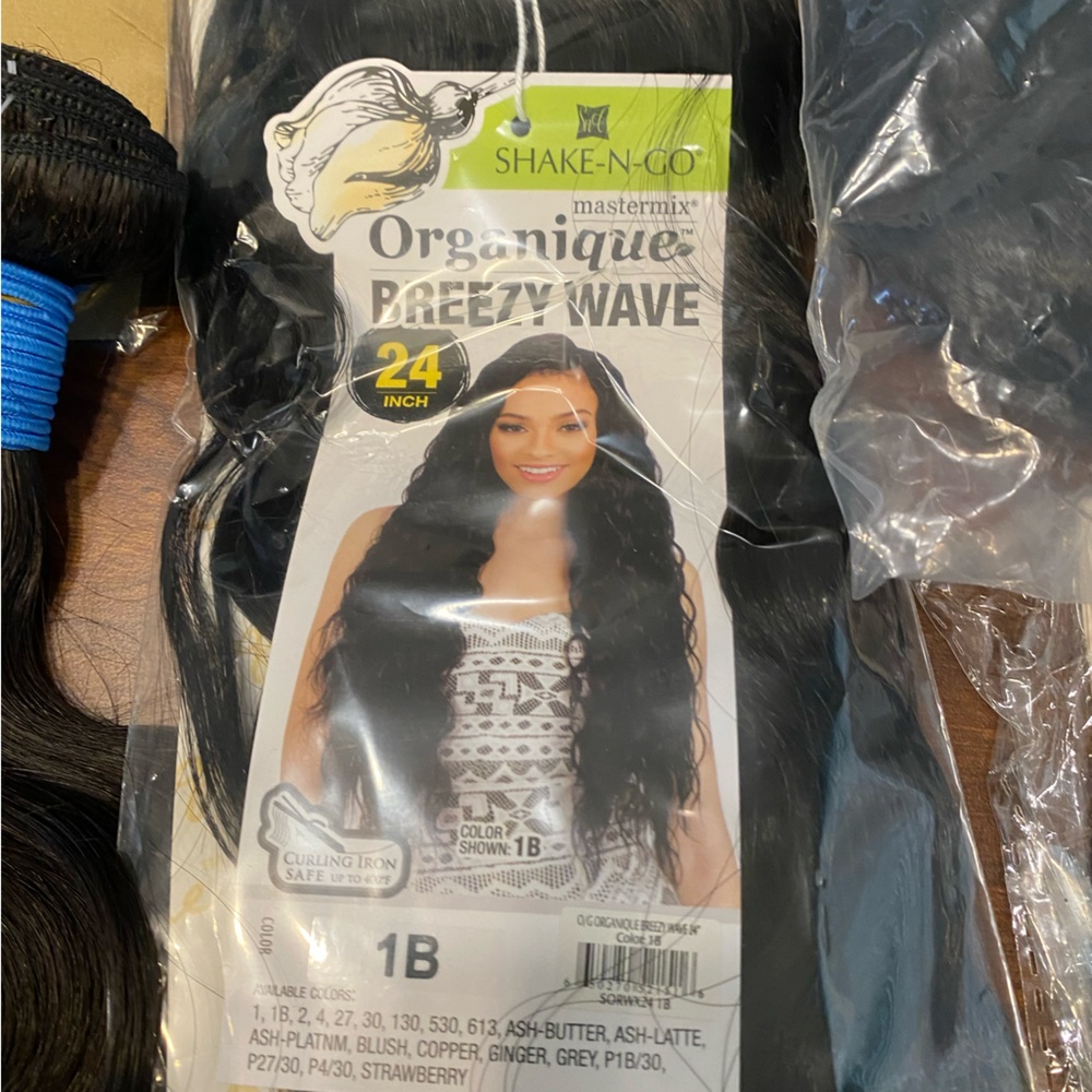 Synthetic wigs and hair pieces bundle lot - Picture 3 of 7